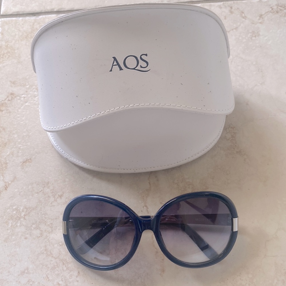 New Aquaswiss round navy blue sunglasses with case